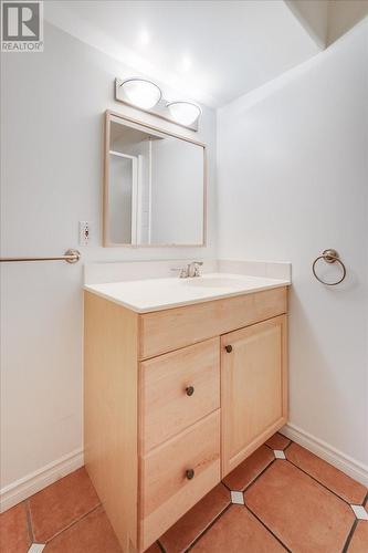 3071 Heddle  Road, Nelson, BC - Indoor Photo Showing Bathroom