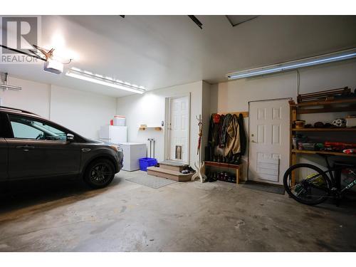 3071 Heddle  Road, Nelson, BC - Indoor Photo Showing Garage