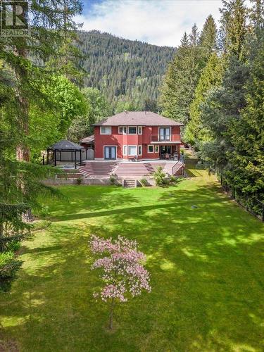 3071 Heddle  Road, Nelson, BC - Outdoor With Deck Patio Veranda