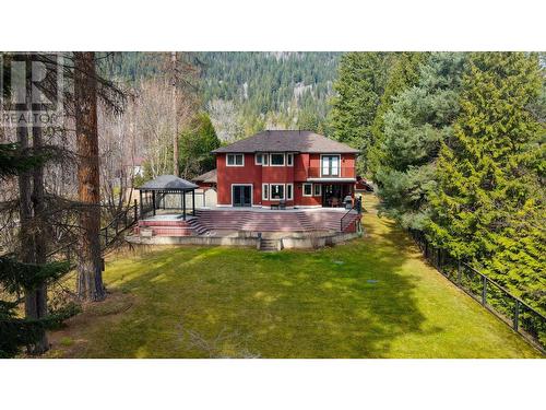 3071 Heddle  Road, Nelson, BC - Outdoor With Deck Patio Veranda