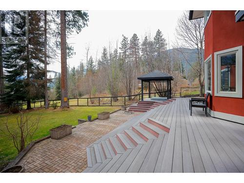 3071 Heddle  Road, Nelson, BC - Outdoor With Deck Patio Veranda