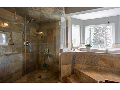 3071 Heddle Road, Nelson, BC - Indoor Photo Showing Bathroom