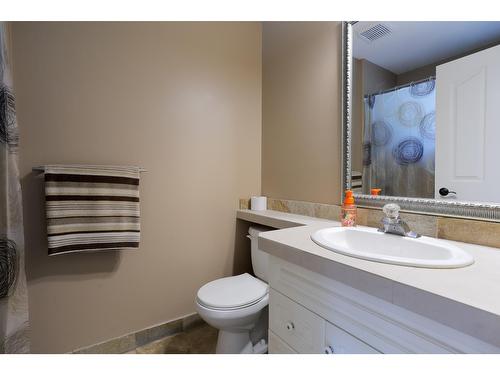 3071 Heddle Road, Nelson, BC - Indoor Photo Showing Bathroom