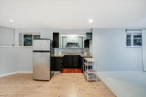 3071 Heddle Road, Nelson, BC - Indoor Photo Showing Kitchen