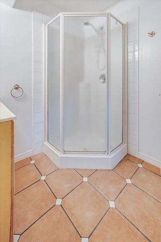 3071 Heddle Road, Nelson, BC - Indoor Photo Showing Bathroom