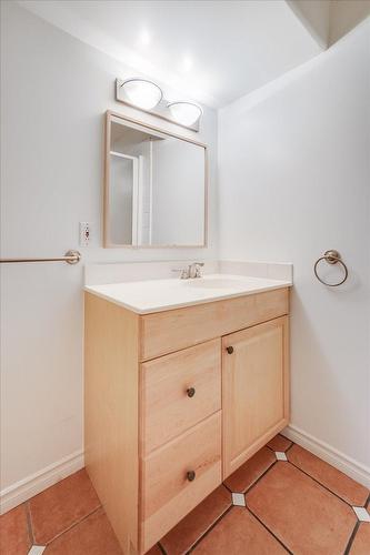 3071 Heddle Road, Nelson, BC - Indoor Photo Showing Bathroom