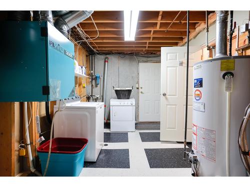 3071 Heddle Road, Nelson, BC - Indoor Photo Showing Basement