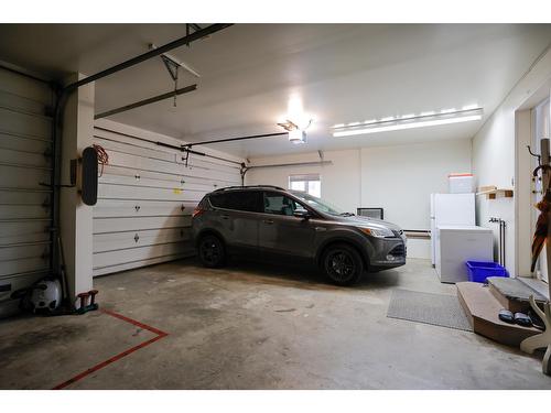 3071 Heddle Road, Nelson, BC - Indoor Photo Showing Garage