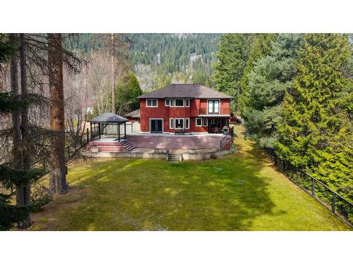 3071 Heddle Road, Nelson, BC - Outdoor With Deck Patio Veranda