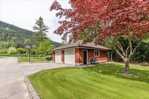 3071 Heddle Road, Nelson, BC - Outdoor With Deck Patio Veranda