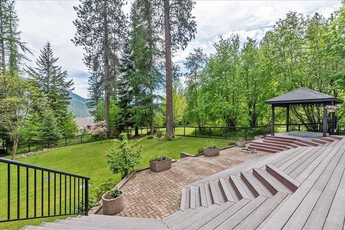 3071 Heddle Road, Nelson, BC - Outdoor With Deck Patio Veranda With Backyard