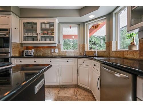 3071 Heddle Road, Nelson, BC - Indoor Photo Showing Kitchen