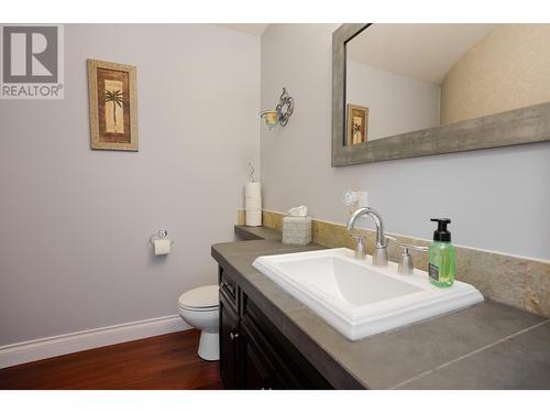 3071 Heddle  Road, Nelson, BC - Indoor Photo Showing Bathroom