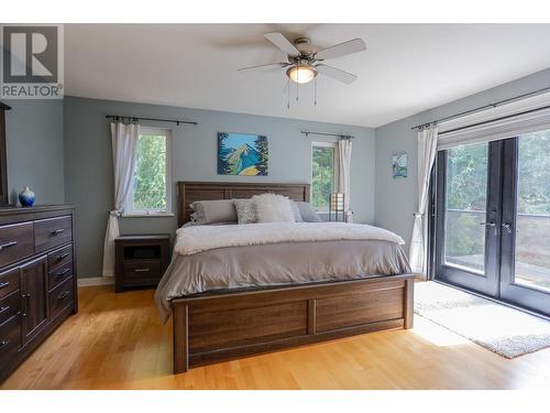 3071 Heddle  Road, Nelson, BC - Indoor Photo Showing Bedroom