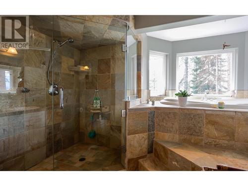 3071 Heddle  Road, Nelson, BC - Indoor Photo Showing Bathroom