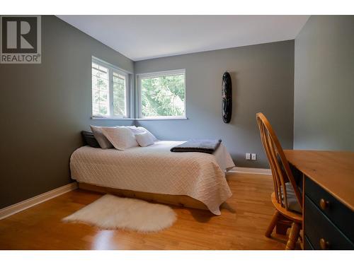 3071 Heddle  Road, Nelson, BC - Indoor Photo Showing Bedroom