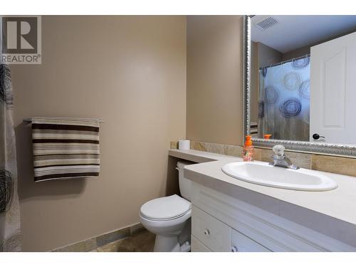 3071 Heddle  Road, Nelson, BC - Indoor Photo Showing Bathroom