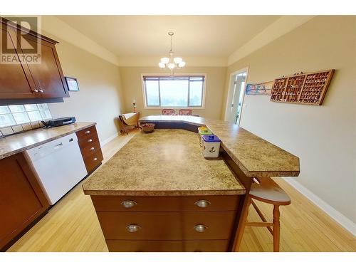 881 16 Street Ne Unit# 7, Salmon Arm, BC - Indoor Photo Showing Kitchen