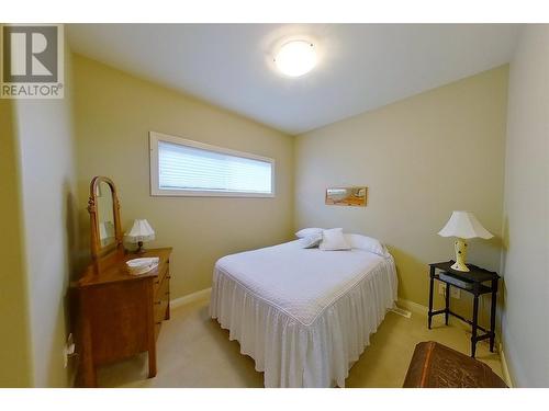 881 16 Street Ne Unit# 7, Salmon Arm, BC - Indoor Photo Showing Bedroom