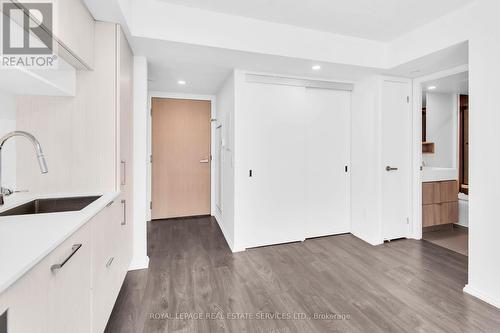 704 - 5 Soudan Avenue, Toronto (Mount Pleasant West), ON - Indoor Photo Showing Kitchen