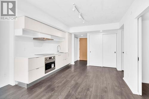 704 - 5 Soudan Avenue, Toronto (Mount Pleasant West), ON - Indoor