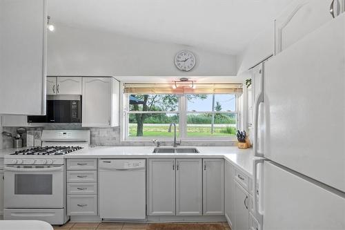 3202 Trinity Church Road, Hamilton, ON - Indoor Photo Showing Kitchen With Double Sink