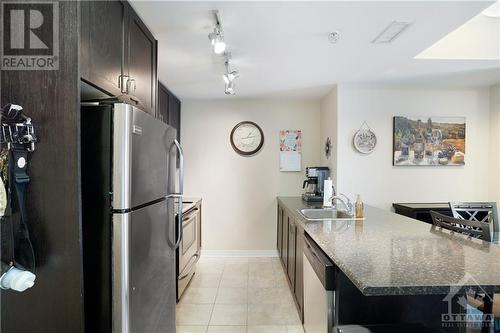 225 Winterfell Private Unit#104, Gloucester, ON - Indoor Photo Showing Kitchen