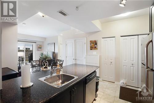 225 Winterfell Private Unit#104, Gloucester, ON - Indoor Photo Showing Kitchen