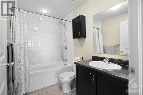 225 Winterfell Private Unit#104, Gloucester, ON - Indoor Photo Showing Bathroom