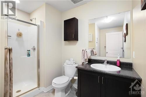 225 Winterfell Private Unit#104, Gloucester, ON - Indoor Photo Showing Bathroom