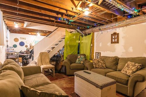 2704 Columbia Avenue, Castlegar, BC - Indoor Photo Showing Basement