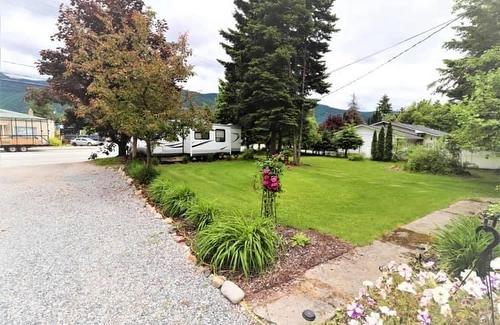 2704 Columbia Avenue, Castlegar, BC - Outdoor