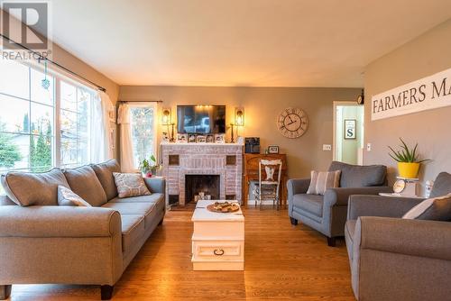 2704 Columbia  Avenue, Castlegar, BC - Indoor Photo Showing Living Room With Fireplace