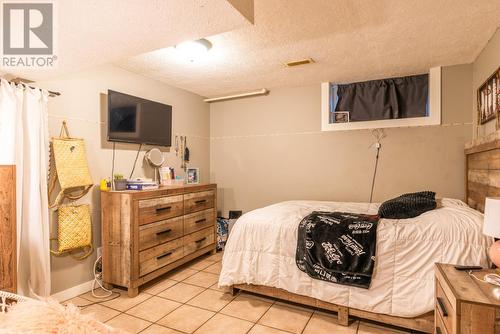 2704 Columbia  Avenue, Castlegar, BC - Indoor Photo Showing Bedroom