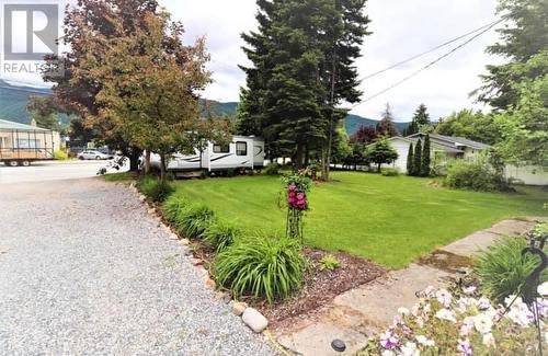 2704 Columbia  Avenue, Castlegar, BC - Outdoor