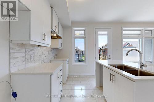 173 Mumbai Drive S, Markham, ON - Indoor Photo Showing Kitchen With Double Sink With Upgraded Kitchen