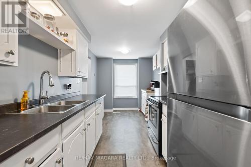 3 - 242 Lakeport Road, Niagara Falls, ON - Indoor Photo Showing Kitchen With Double Sink With Upgraded Kitchen