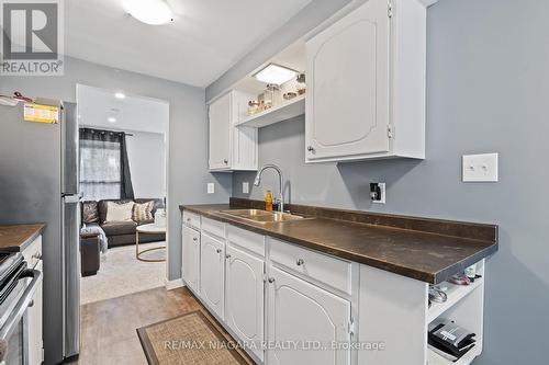 3 - 242 Lakeport Road, Niagara Falls, ON - Indoor Photo Showing Kitchen With Double Sink