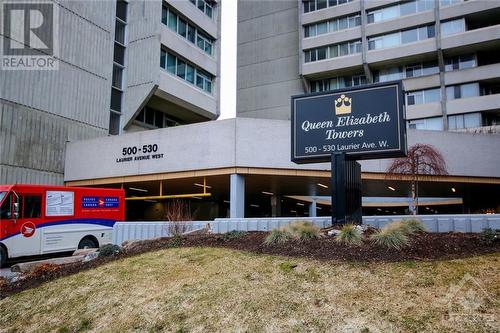 530 Laurier Avenue W Unit#1201, Ottawa, ON - Outdoor