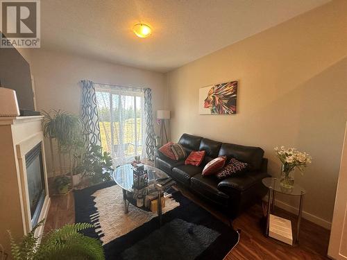 1617 88 Avenue Unit# 801, Dawson Creek, BC - Indoor Photo Showing Living Room