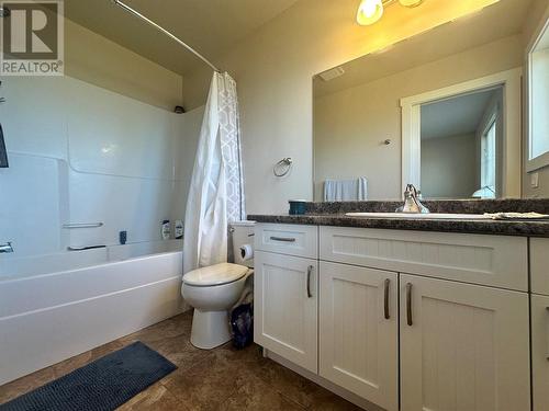 1617 88 Avenue Unit# 801, Dawson Creek, BC - Indoor Photo Showing Bathroom