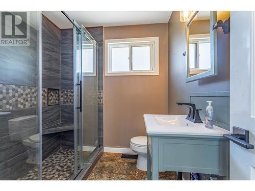 2500 45Th Avenue, Vernon, BC - Indoor Photo Showing Bathroom