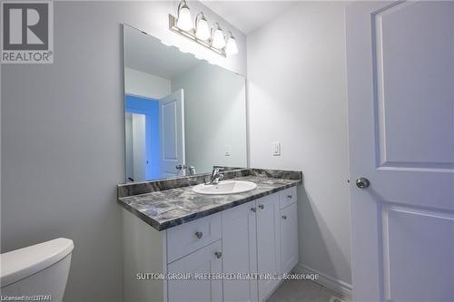 357 Kennington Way, London, ON - Indoor Photo Showing Bathroom