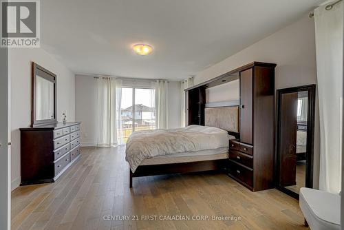 1318 Red Pine Crossing, London, ON - Indoor Photo Showing Bedroom