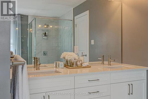 1318 Red Pine Crossing, London, ON - Indoor Photo Showing Bathroom