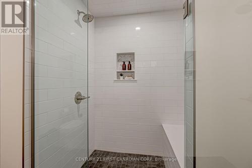 1318 Red Pine Crossing, London, ON - Indoor Photo Showing Bathroom