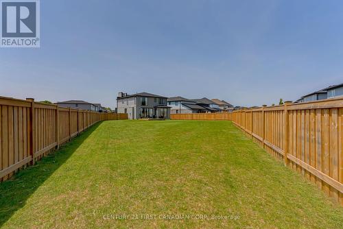 1318 Red Pine Crossing, London, ON - Outdoor With Backyard