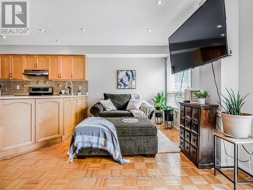 8 Thunderbird Trail, Brampton (Sandringham-Wellington), ON - Indoor Photo Showing Other Room