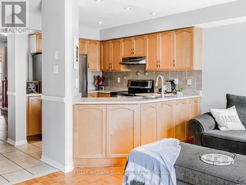 8 Thunderbird Trail, Brampton (Sandringham-Wellington), ON - Indoor Photo Showing Kitchen