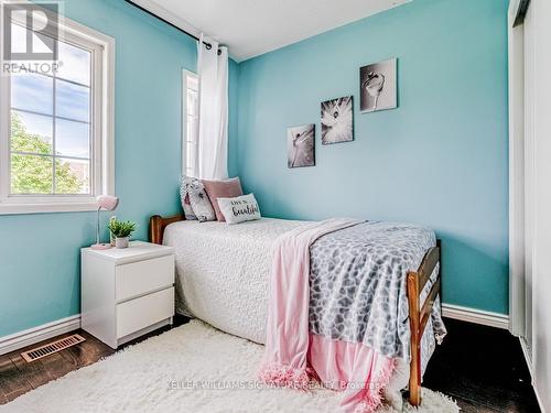 8 Thunderbird Trail, Brampton (Sandringham-Wellington), ON - Indoor Photo Showing Bedroom